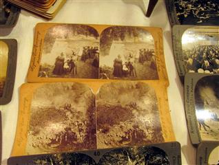 ANTIQUE STEREOSOPE VIEWER PAT APR 12,1904 WITH 70 CARDS & 5 POST CARDS